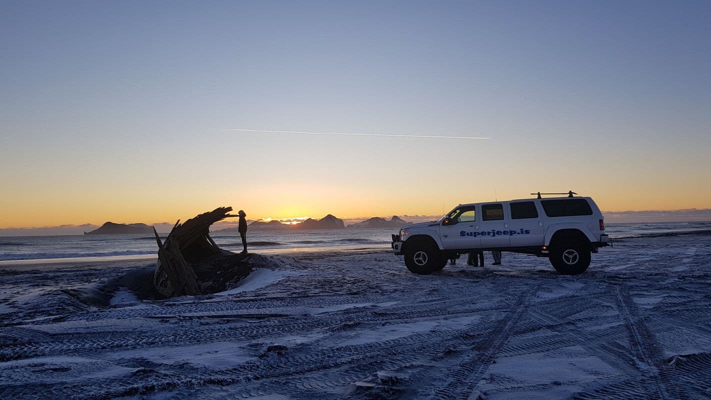 DT 402 Private Monster Truck South Coast & Eyjafjallajökull Volcano Sights