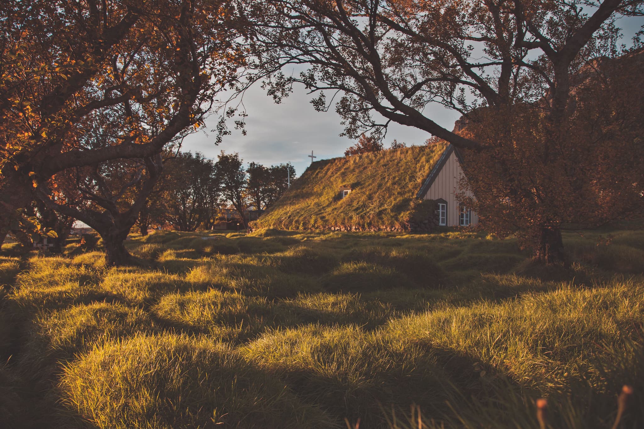 Photograph of the site — Hofskirkja Church - Flickr - anieto2k