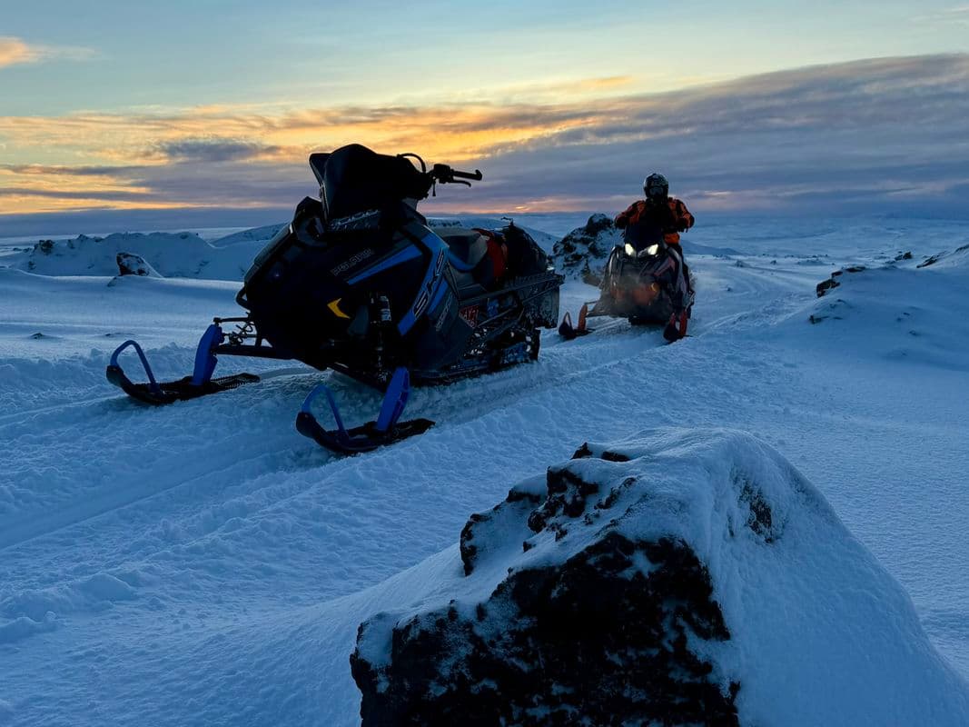 Private Eyjafjallajökull Glacier Super Jeep Tour and snowmobile DAY TOUR