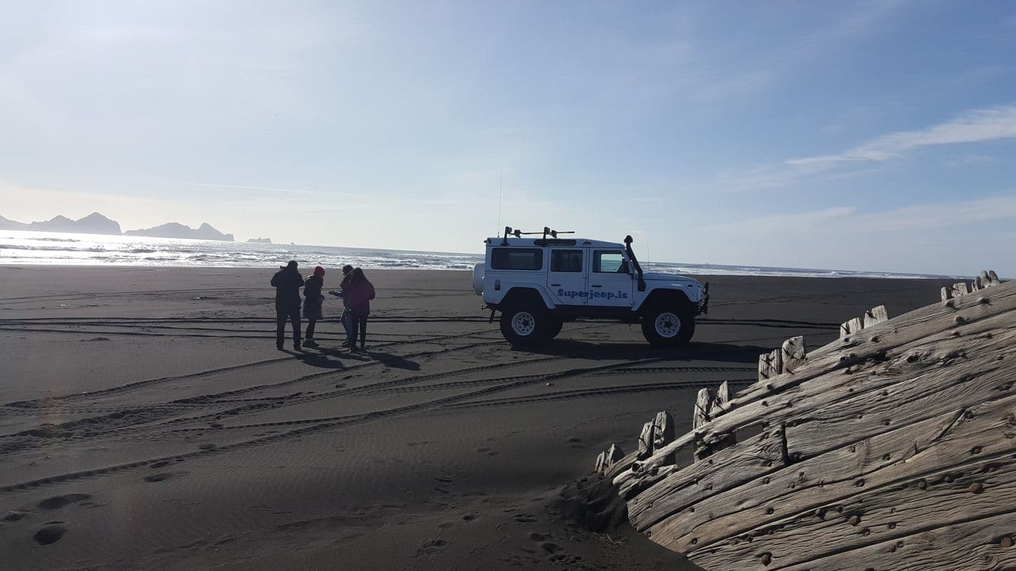DT 322 Private Superjeep South Coast & Eyjafjallajökull Volcano Sights